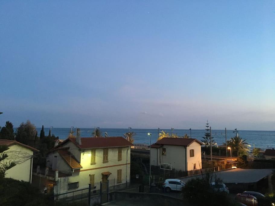 Appartamento Villa Rita A 100 M Dal Mare! Vallecrosia Exterior foto