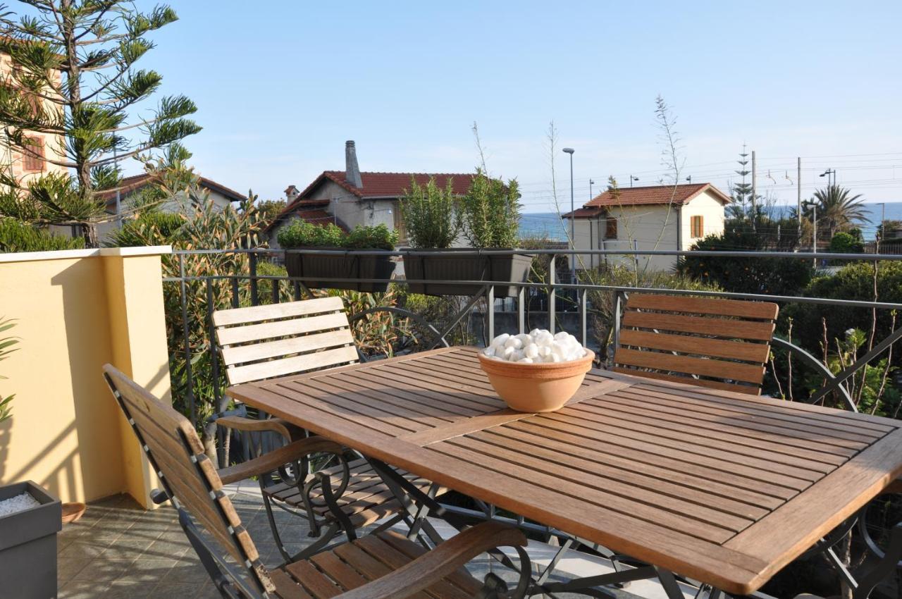 Appartamento Villa Rita A 100 M Dal Mare! Vallecrosia Exterior foto