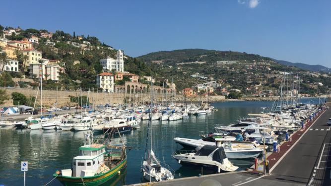 Appartamento Villa Rita A 100 M Dal Mare! Vallecrosia Exterior foto